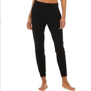 Alo Yoga Unwind Sweatpants